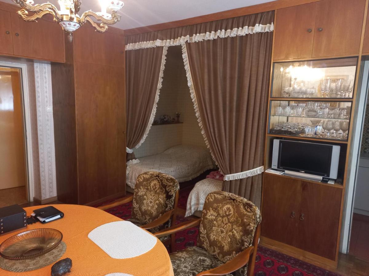 Ferienwohnung ,,Wohnen Wie Zu Grossmutter'S Zeiten'' Viena Exterior foto