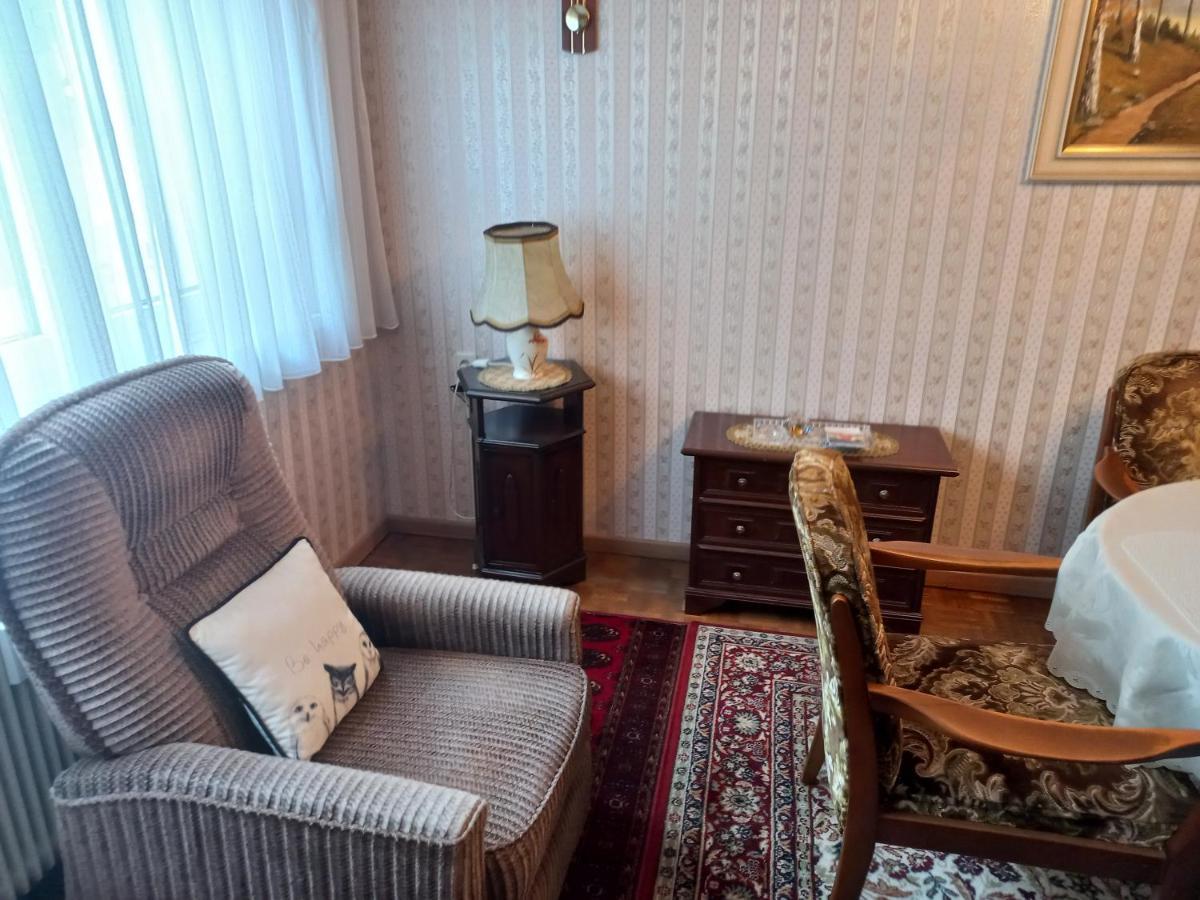 Ferienwohnung ,,Wohnen Wie Zu Grossmutter'S Zeiten'' Viena Exterior foto